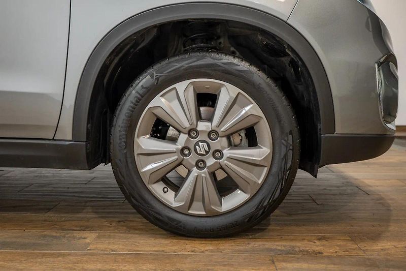 Suzuki Vitara Hybrid 1.4 95 kW - fotka 32 z 34