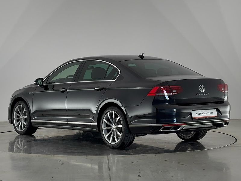 Volkswagen Passat R-LINE DSG - fotka 15 z 29