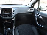 Peugeot 2008 (2018) 1.2 PureTech, Park. senzory - náhled 8