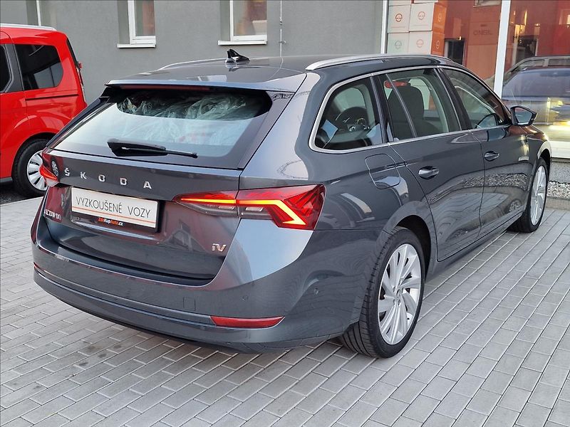 Škoda Octavia 1.4 TSI iV 150kW DSG Style,ČR - fotka 10 z 48