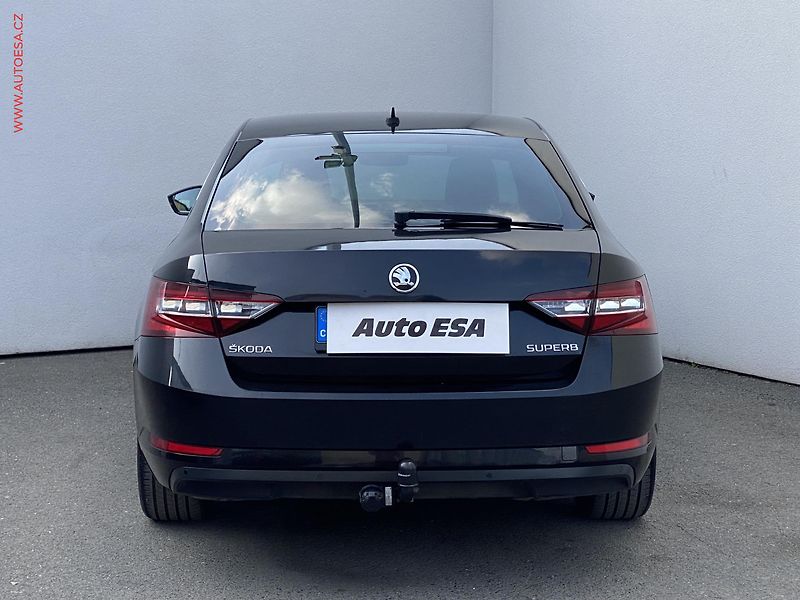 Škoda Superb (2015) 2.0 TDi 4x4, ČR, DSG - fotka 5 z 20