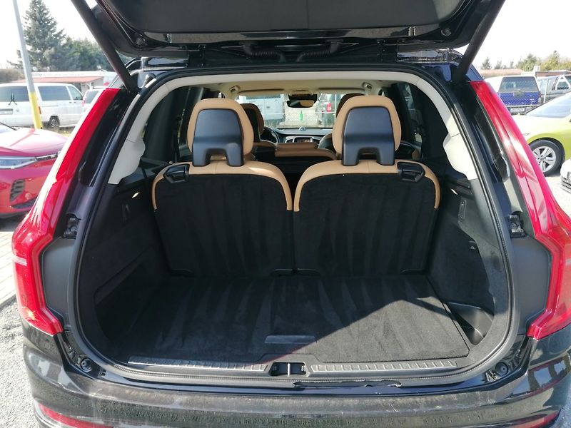 Volvo XC90 (2015) D5 AWD 7-míst Bowers & Wilkins - fotka 25 z 33
