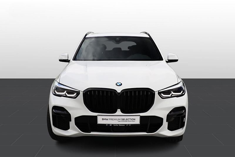 BMW X5 xDrive30d - fotka 2 z 14