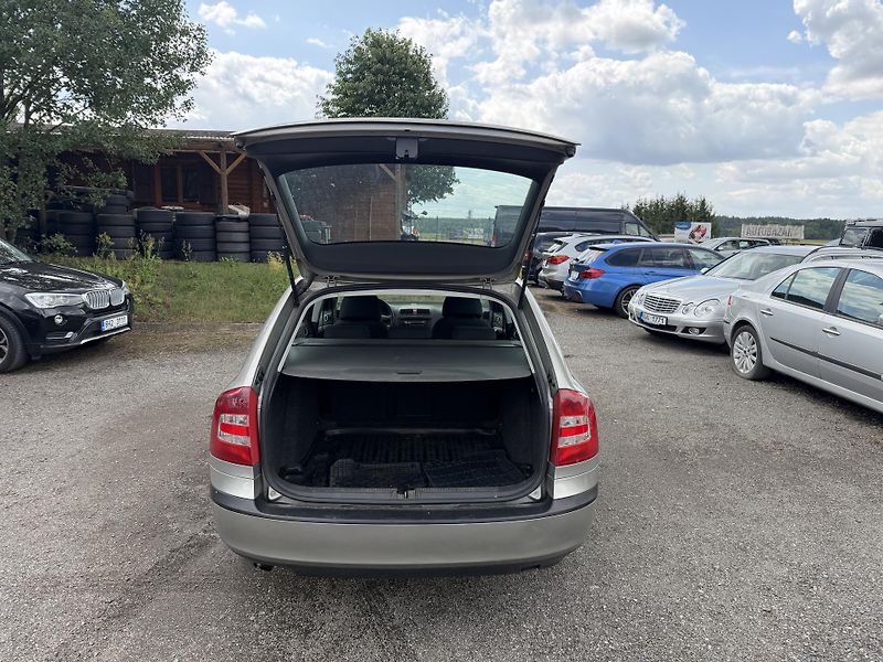 Škoda Octavia 1.6i - fotka 9 z 20