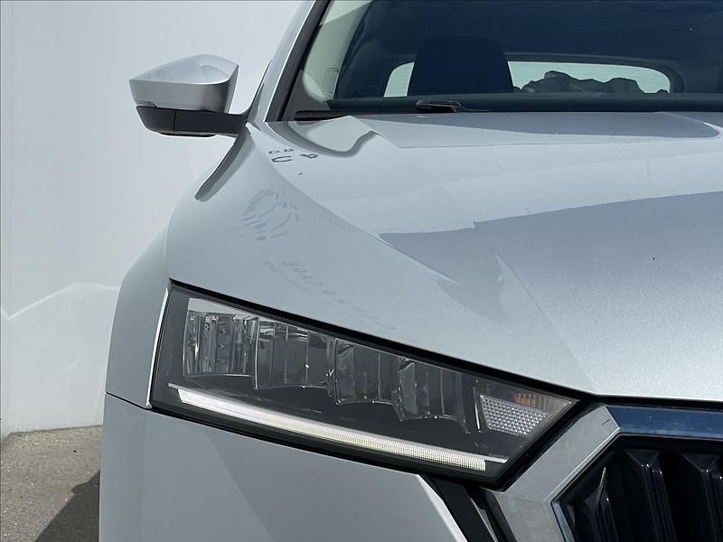Škoda Octavia 2,0 TDI Combi Style Plus LED - fotka 20 z 22