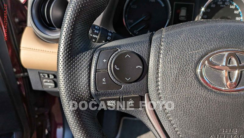 Toyota RAV4 (2017) 2.5 Hybrid 4WD, 2.maj,ČR - fotka 14 z 18