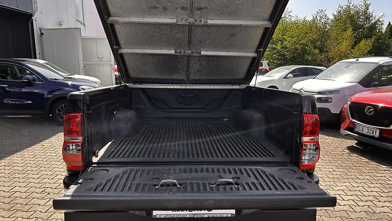 Toyota Hilux 2.5 DiD King Cab  - fotka 15 z 15