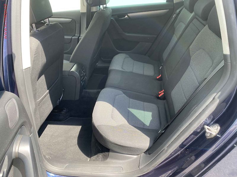 Volkswagen Passat (2011) 2.0 TDI, Comfortline, navi - fotka 10 z 19