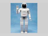 Kromě aut se Honda pouštěla také do projektů, které s toho s automobilismem mnoho společného nemají. Humanoidní robot ASIMO (Advanced Step in Innovative MObility) z roku 2000 se málem dožil 18 narozenin, ale těsně před nimi Honda projekt ukončila.