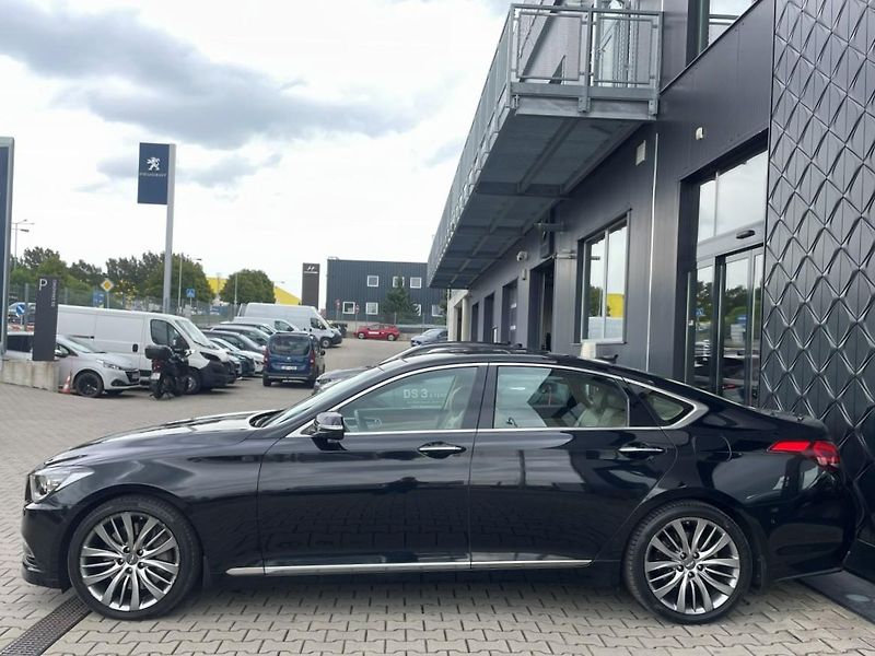 Hyundai Genesis EXCLUSIVE 3.8 GDI V6 4x4 232kW - fotka 4 z 33