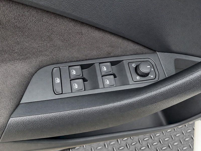 Škoda Scala (2024) 1.0 TSI DSG Drive - fotka 27 z 28