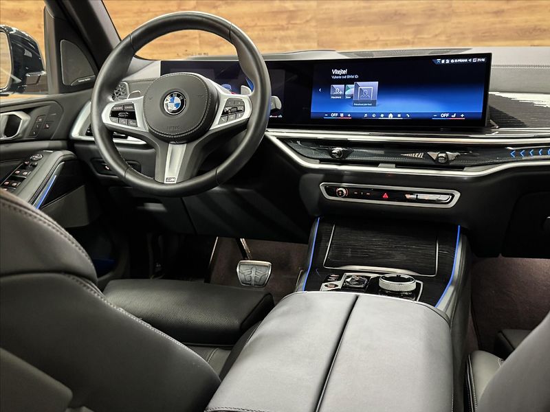 BMW X5 40i M SPORT ZÁRUKA SERVIS - fotka 30 z 33