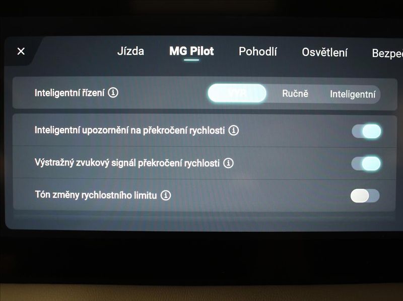 MG MG3 1,5 i EMOTION 7590KM! ČR - fotka 11 z 21