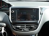 Peugeot 2008 (2019) 1.2i, 1.maj,ČR, autoAC, temp. - náhled 16