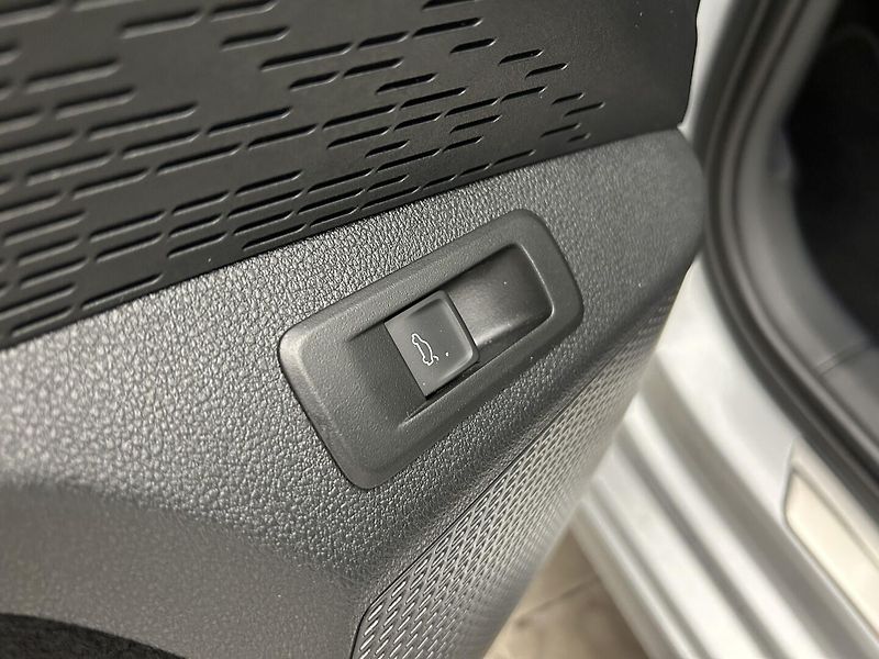 Škoda Octavia 1.5 TSI Top selection - fotka 8 z 26