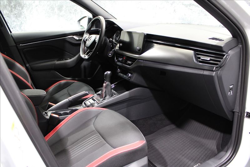 Škoda Kamiq 1,5 TSI 110kw MC 1.maj CZ - fotka 10 z 32
