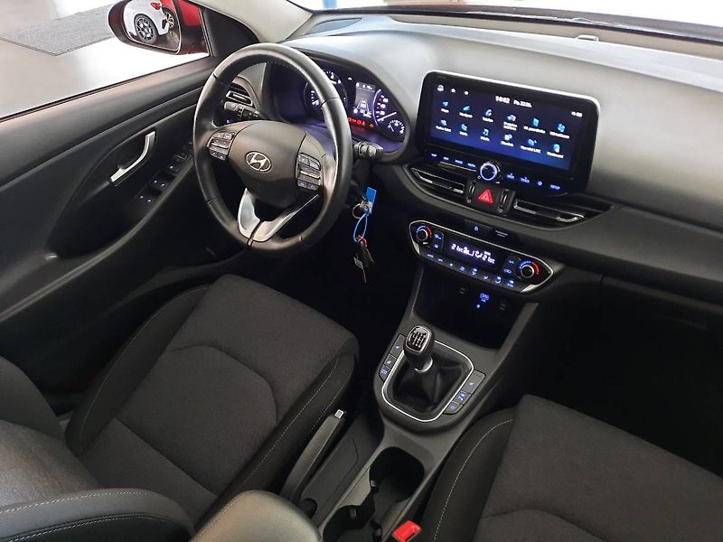 Hyundai i30 (2023) WG 1.5 T-GDI (117kW/159k) - fotka 11 z 20