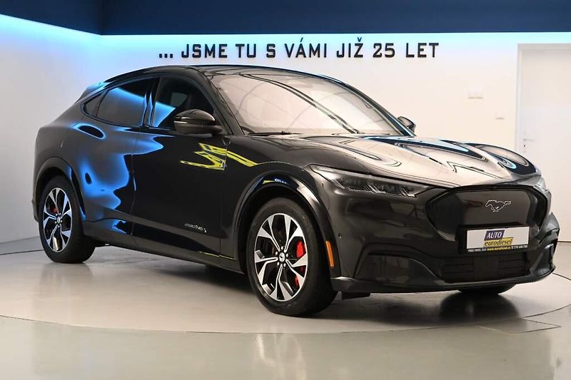 Ford Mustang Mach-E (2022) PREMIUM 258 KW AWD Matrix LED - fotka 4 z 45