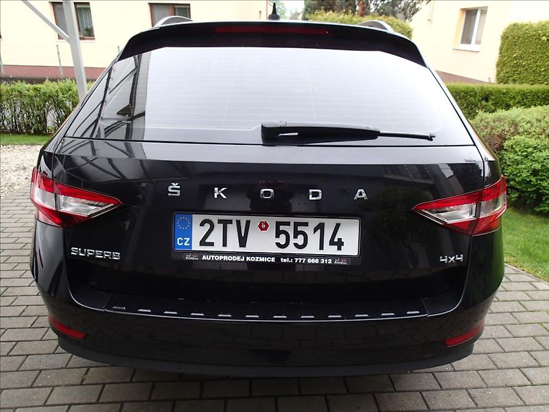 Škoda Superb 2,0 TDi, DSG, 4x4 , Tažné - fotka 6 z 48
