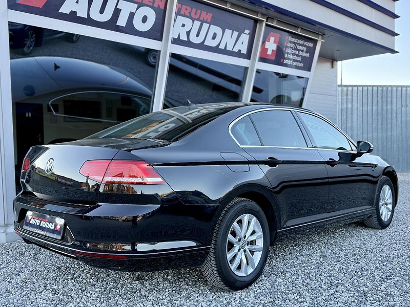 Volkswagen Passat 1,4 TSI Comfortline Navi - fotka 8 z 45