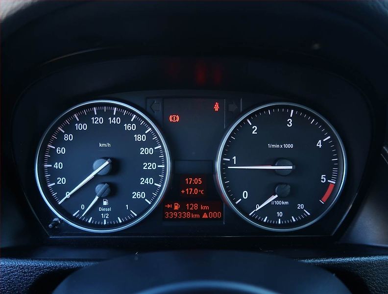 BMW X1 (2009) xDrive20d, 4X4, Xenony - fotka 11 z 19