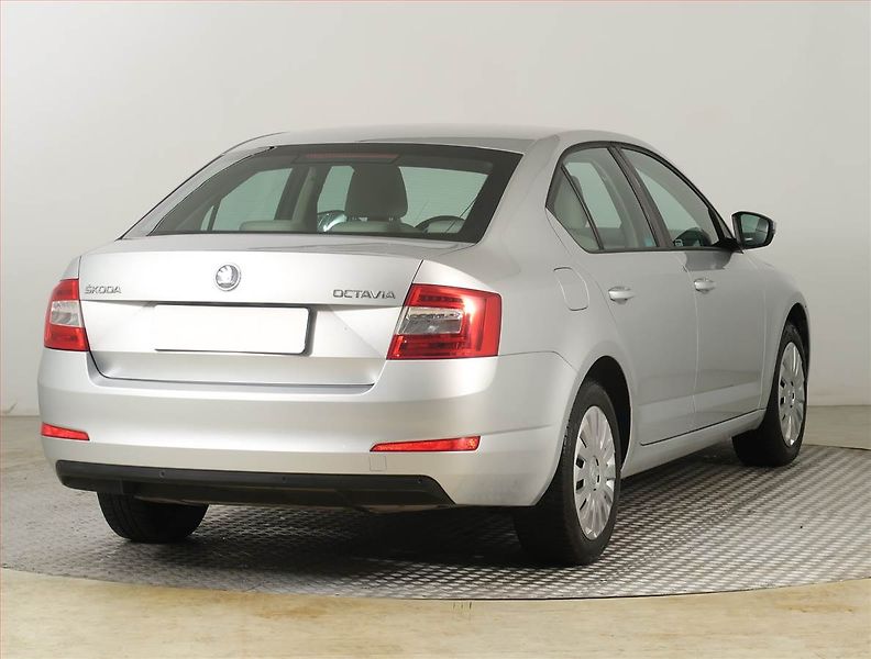 Škoda Octavia (2014) 1.6 TDI, Tempomat - fotka 5 z 21
