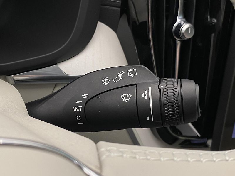 Volvo XC60 B5 AWD BRIGHT ULTRA AUT CZ - fotka 23 z 64