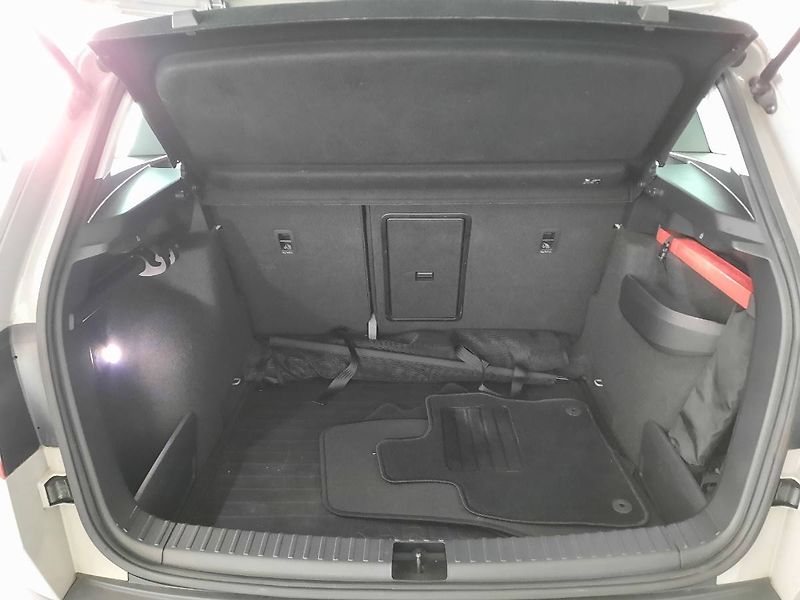 Škoda Karoq (2020) 1.5 TSI (110kW/150k) DSG, Ambi - fotka 12 z 22