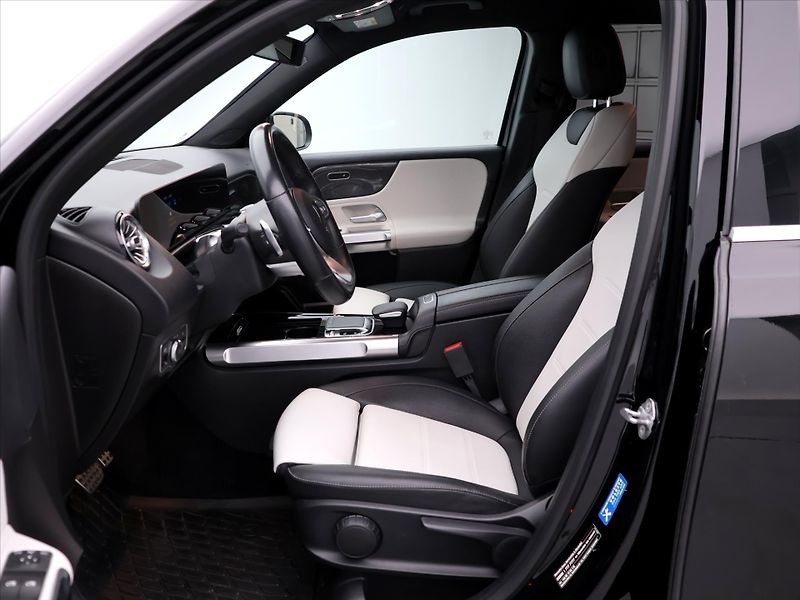 Mercedes-Benz GLB 2.0 200d 110kW AMG Line FULL L - fotka 11 z 35