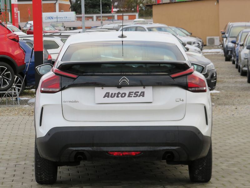 Citroën C4 (2021) 1.2 PT, 1.maj,ČR, LED, navi - fotka 5 z 36