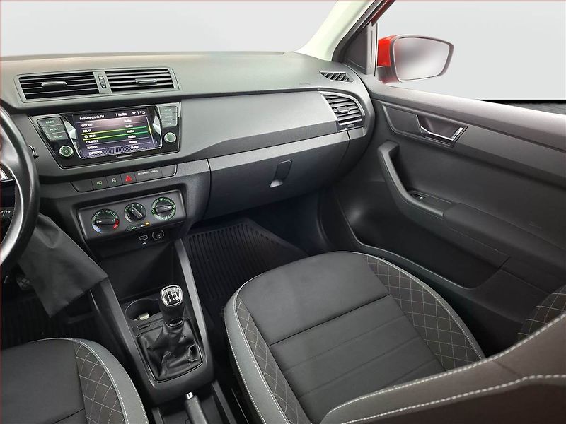 Škoda Fabia (2020) 1.0, ČR,1.maj, Park. senzory - fotka 8 z 15