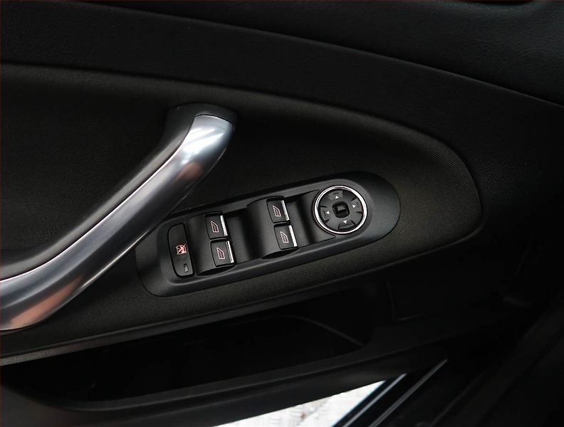 Ford Mondeo (2008) 2.0 TDCi, Serv.kniha - fotka 20 z 20