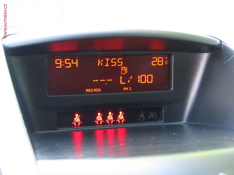 Peugeot 207 (2008) 1.4 i, Klima - fotka 14 z 16
