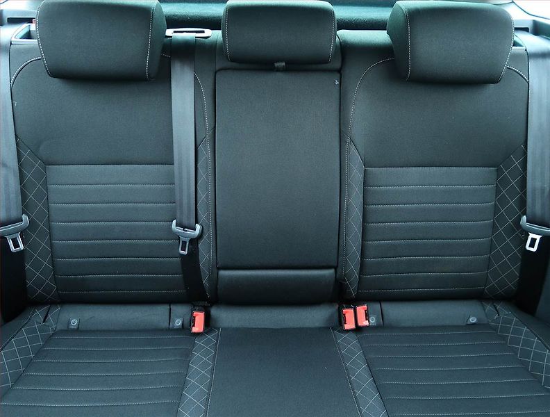 Škoda Rapid (2017) Spaceback 1.0 TSI, Serv.kniha - fotka 10 z 17