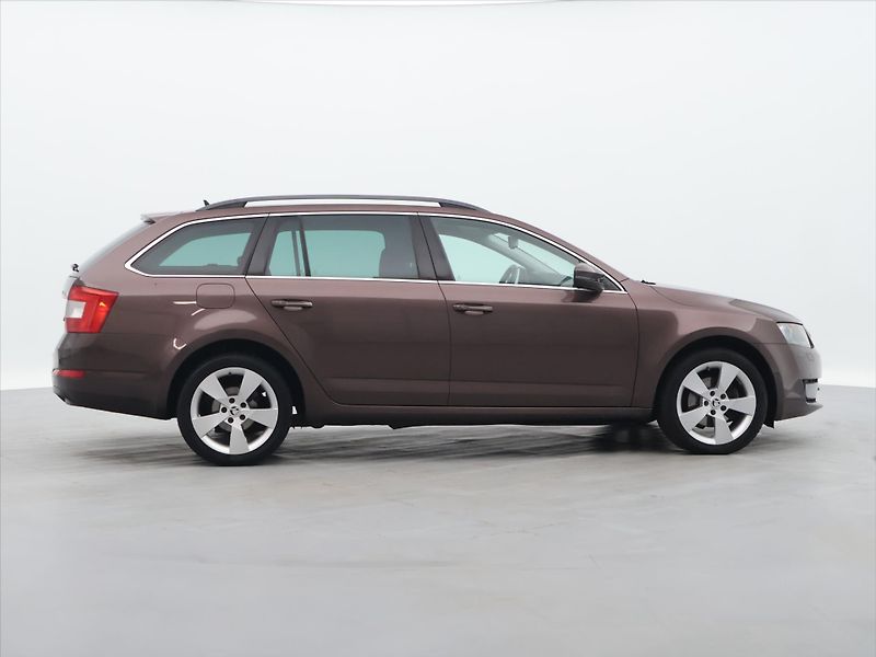 Škoda Octavia 2,0 TDI 110kW CZ Style DPH - fotka 8 z 35