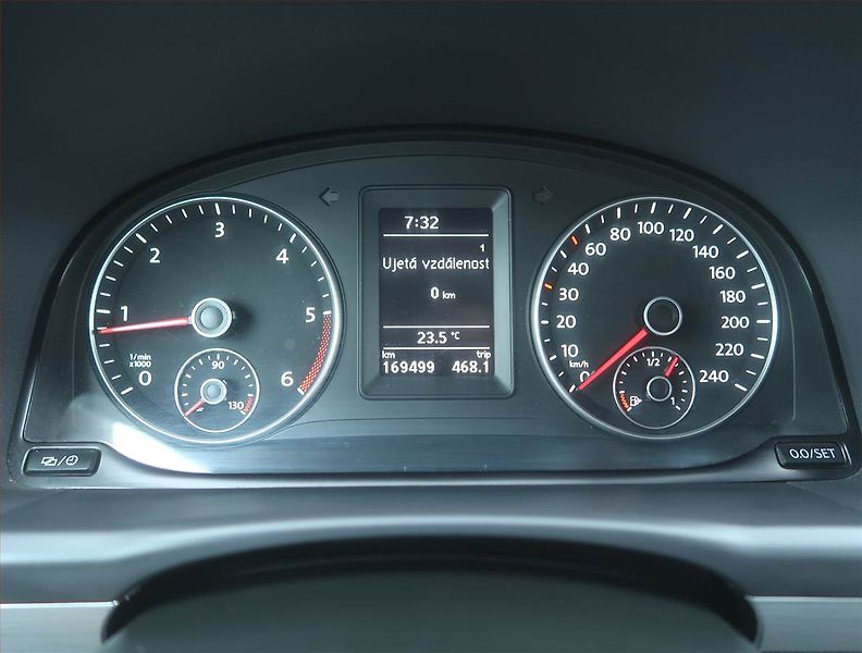 Volkswagen Touran (2014) Cross 1.6 TDI, Tempomat - fotka 11 z 15