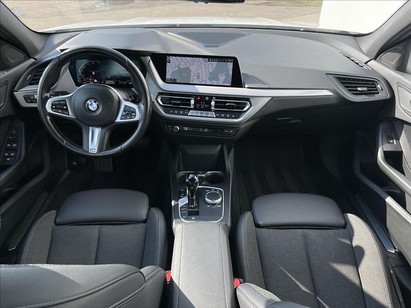 BMW Řada 1 2,0 120d xDrive Advantage A8 - fotka 6 z 22