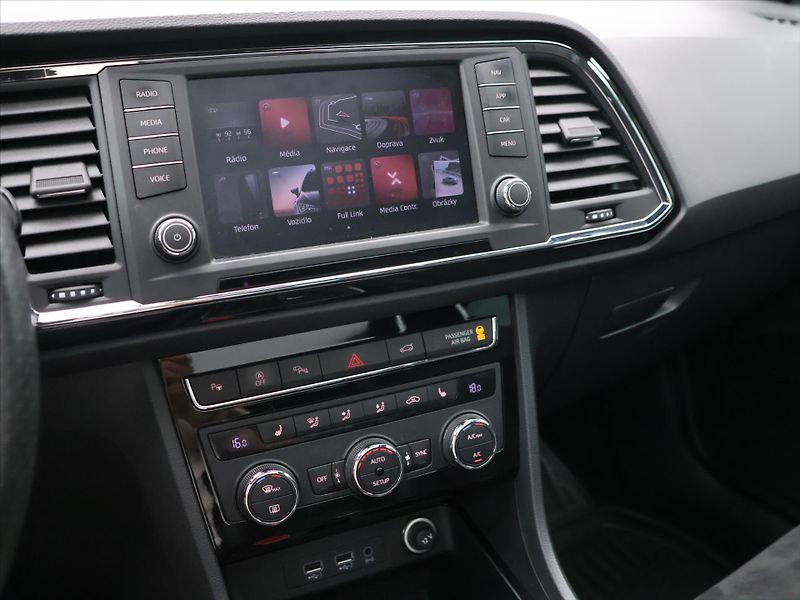 Cupra Ateca 2,0 TSI 221kW 4x4 DSG Panorama - fotka 19 z 32