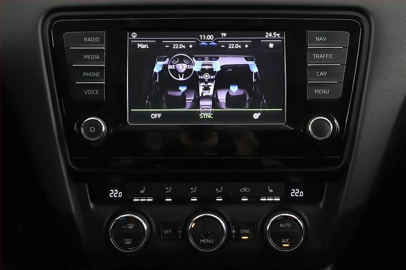 Škoda Octavia (2017) 1.6 TDI, Navi, Xenony - fotka 12 z 15