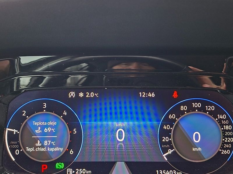 Volkswagen Golf (2021) 2.0TDI 85kW DSG -TAŽ.ZAŘ.-DPH - fotka 16 z 39