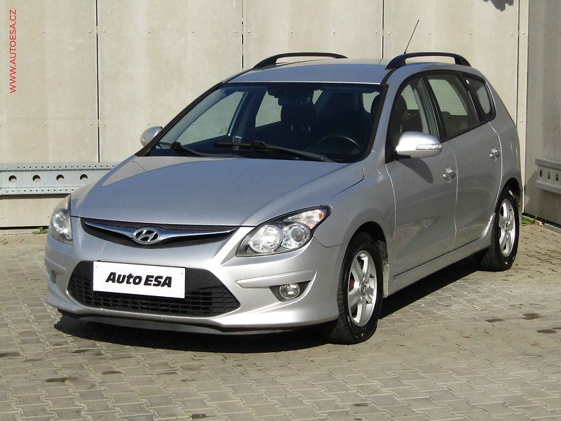 Hyundai i30 (2012) 1.6 CRDi, ČR, AC, tempo - fotka 3 z 16