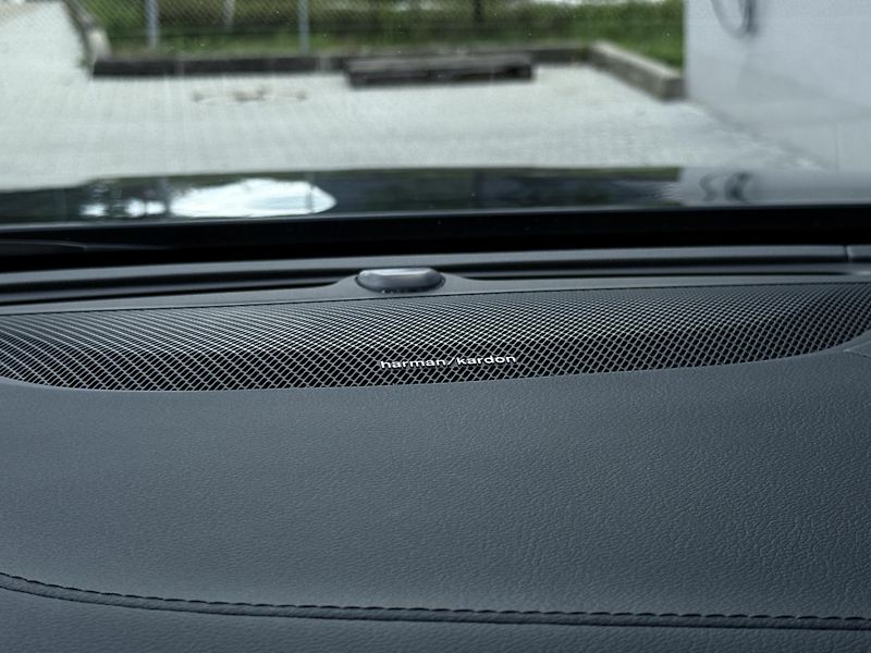 Volvo S90 T8 AWD // ULTIMATE // 335 kW - fotka 40 z 50
