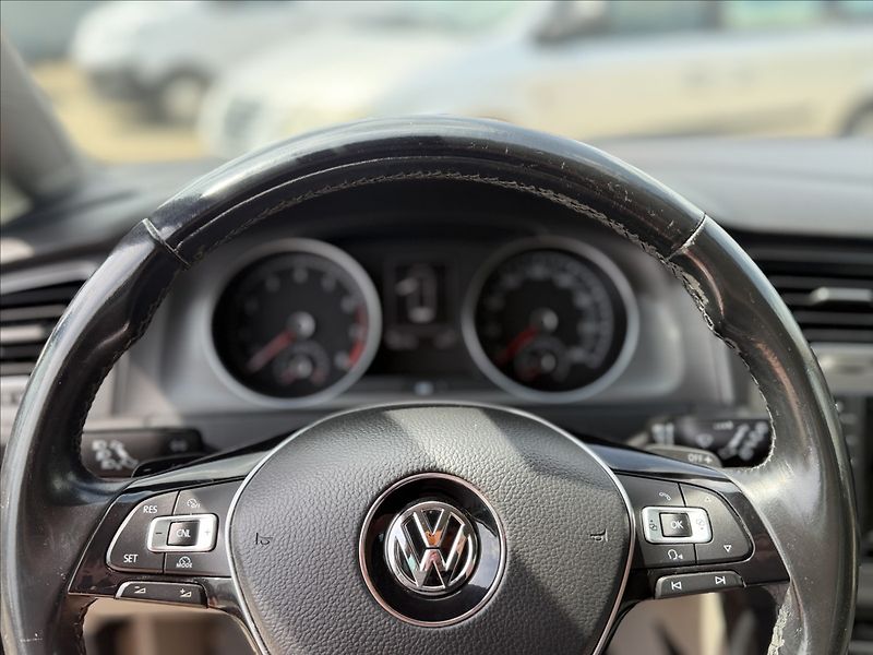 Volkswagen Golf TSI DSG F1 NAVI SERVISKA - fotka 11 z 32
