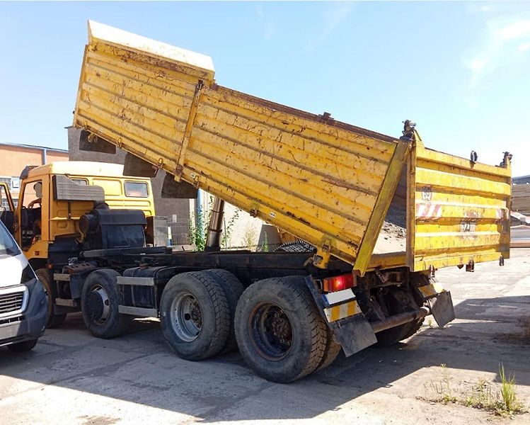 Kamaz (2011) 17m3, 8x4 sklápěč S3 - fotka 7 z 10