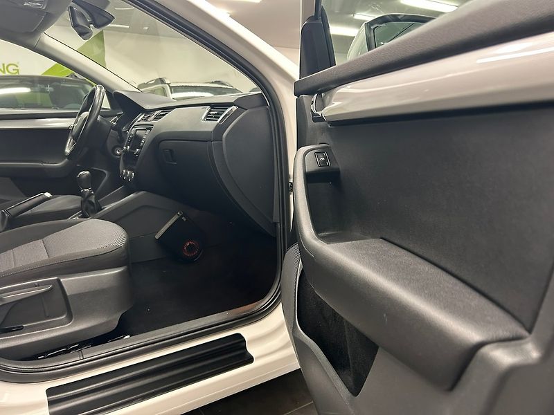 Škoda Octavia (2018) 1.4 G-Tec Ambition 2018 | Záru - fotka 31 z 71