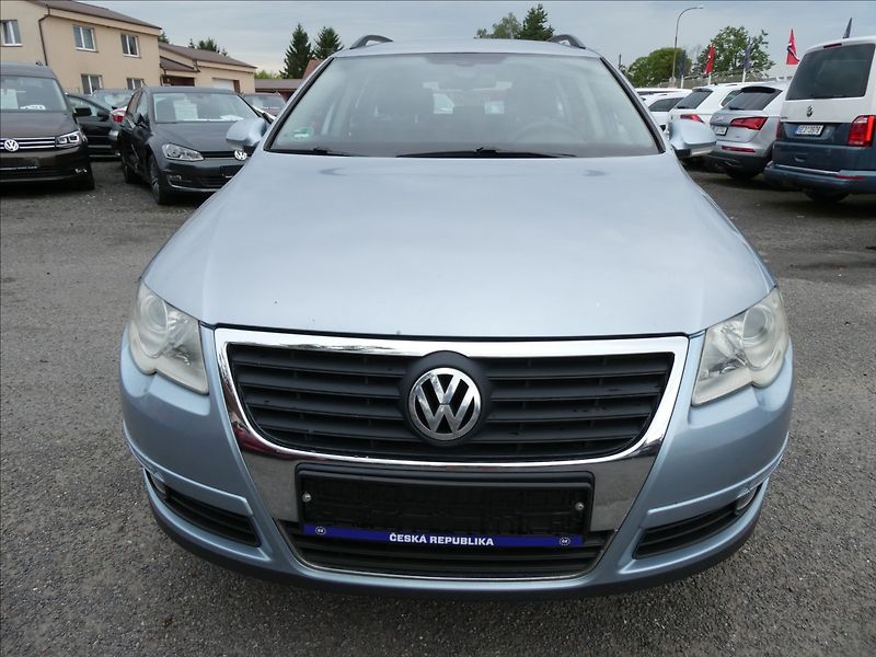 Volkswagen Passat 2,0 TDi 103kW Comfort,NAVI,TZ - fotka 2 z 38