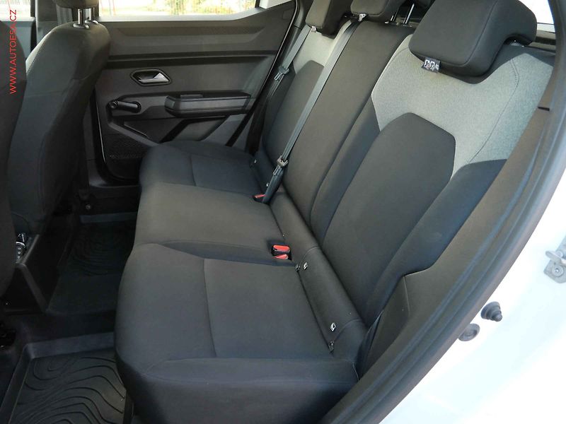 Dacia Duster (2025) 1.0TCe, 2.maj,ČR, LED, AC - fotka 10 z 17