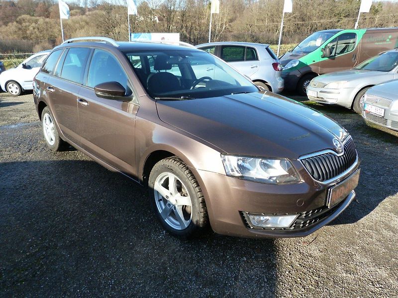 Škoda Octavia 1.4 TSI auto klima - fotka 3 z 26