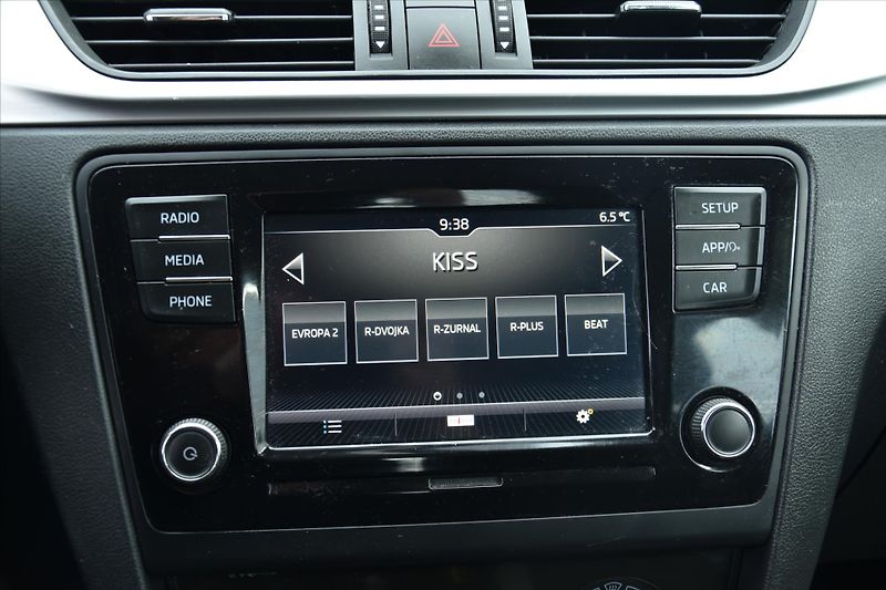 Škoda Rapid 1.0 TSI 81kW 1.MAJITEL DPH ČR - fotka 14 z 20