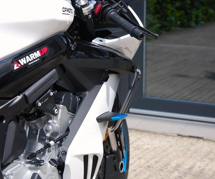 CFMOTO (2026) 675 SR-R WHITE - fotka 16 z 25